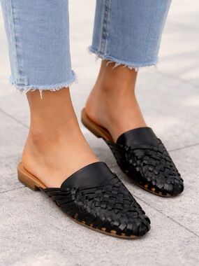 Wonderly Women Mules Closed Toe Size 6M